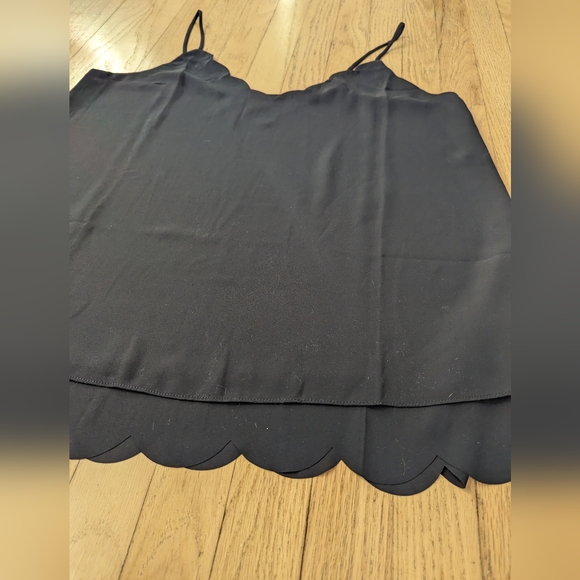 Scallop edge adjustable strap tank top 1x plus size - Picture 7 of 7